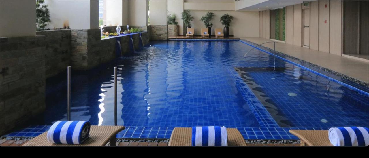 One Bedroom Apartment With Netflix At Greenbelt Makati Manila Luaran gambar