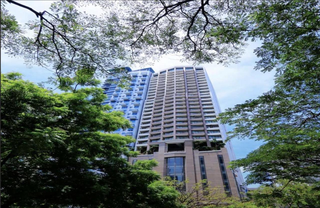 One Bedroom Apartment With Netflix At Greenbelt Makati Manila Luaran gambar